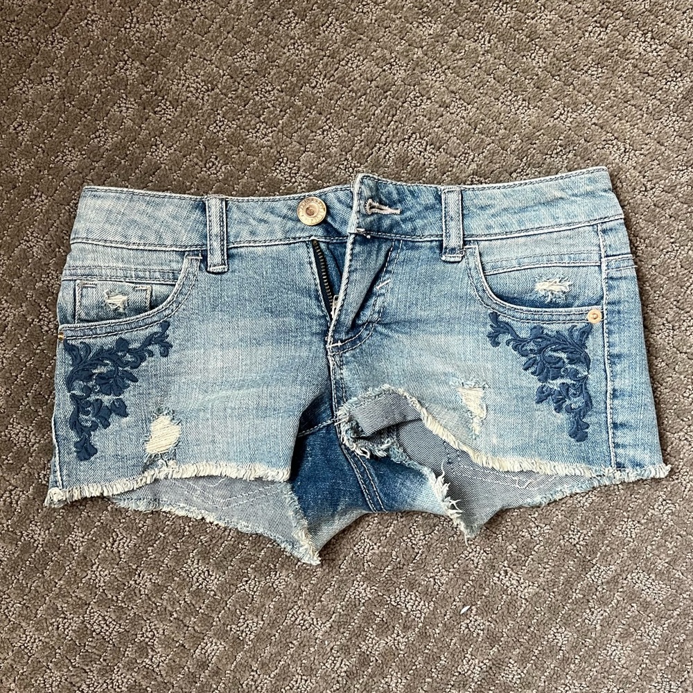 Jean cutoff short shorts